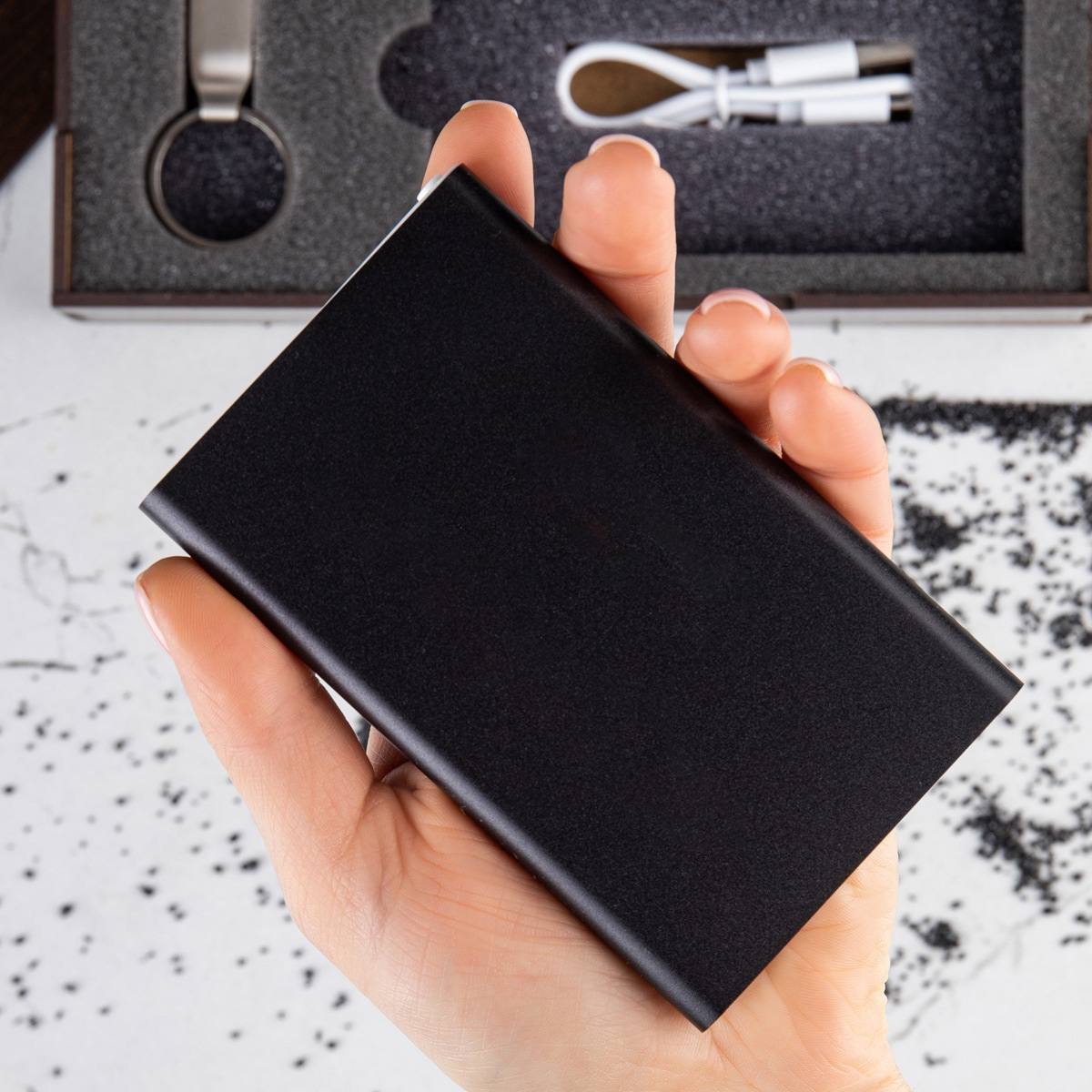 Подарочный набор (ручка, флешка и пауэрбанк) в футляре с вашей гравировкой