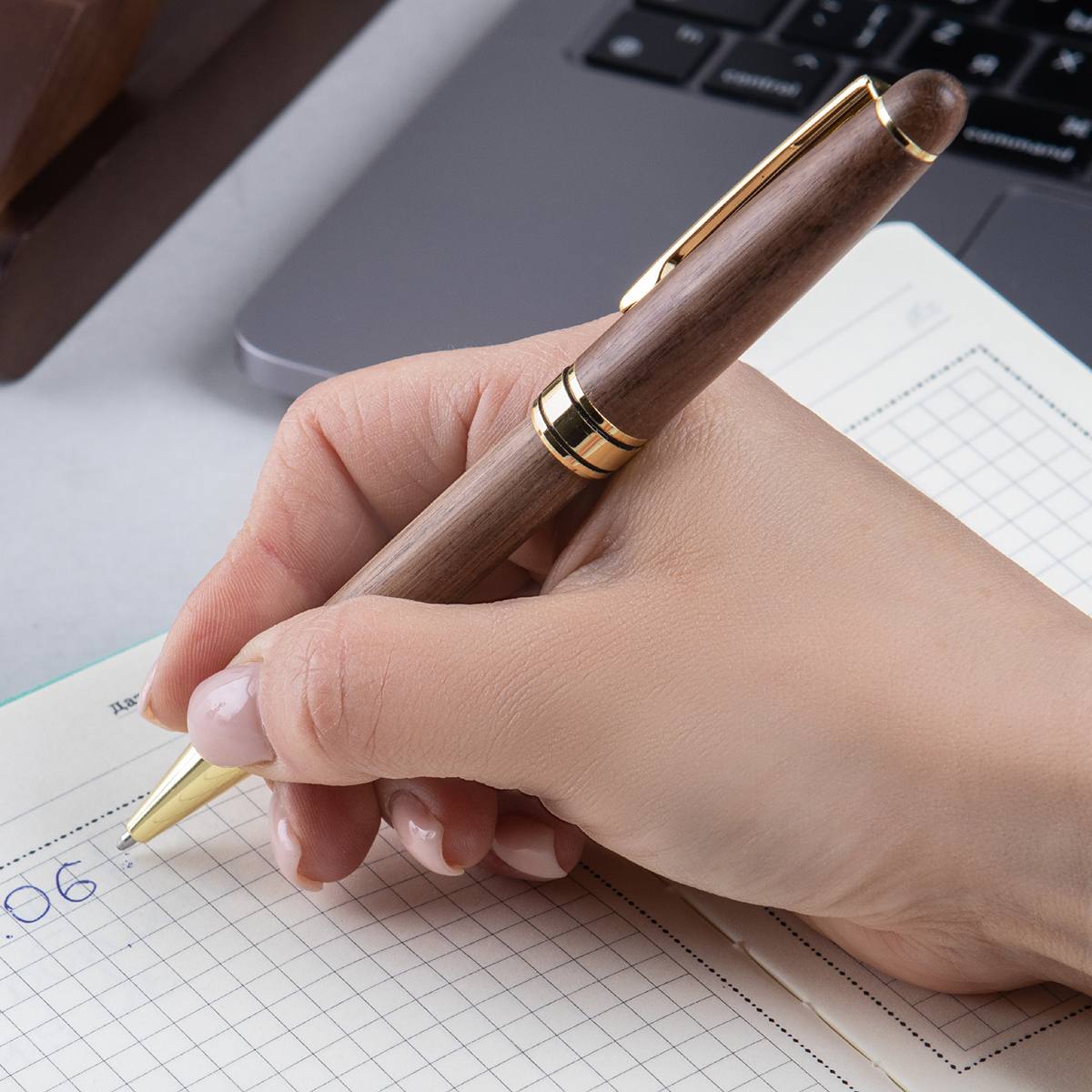 Ручка в подарочном футляре WOOD Лучший учитель географии