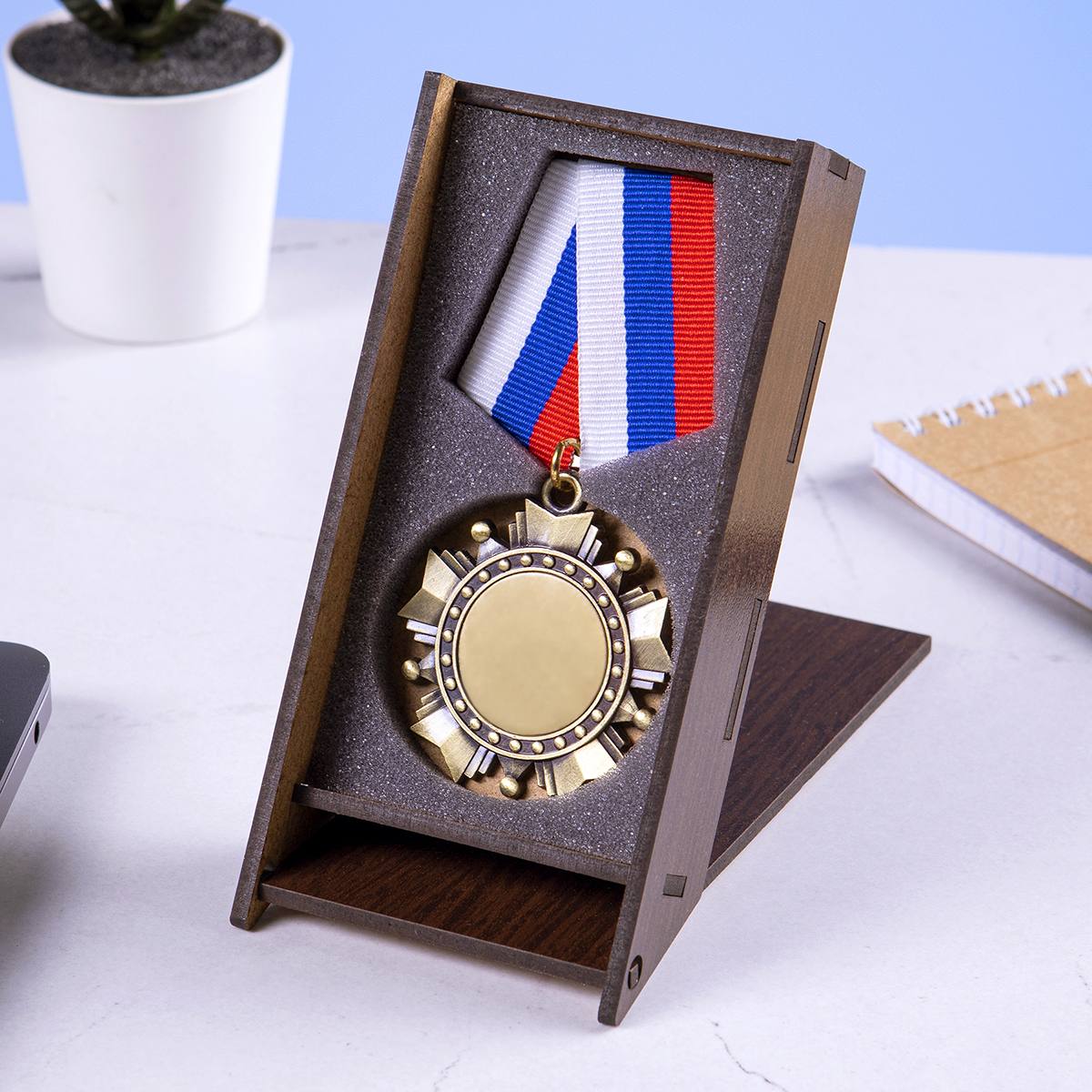 Орден За взятие Юбилея в футляре-подставке с гравировкой