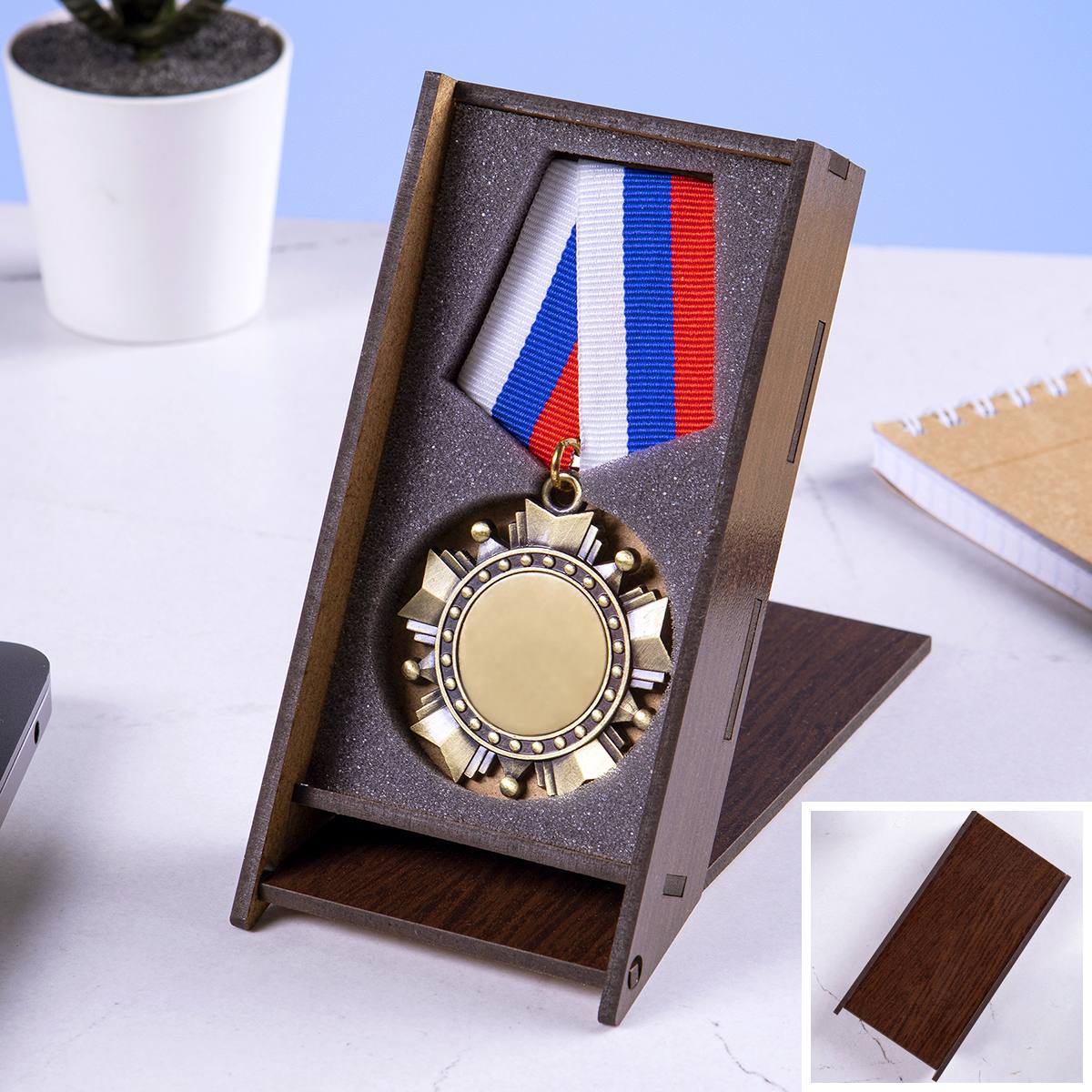 Орден За взятие Юбилея в футляре-подставке с гравировкой