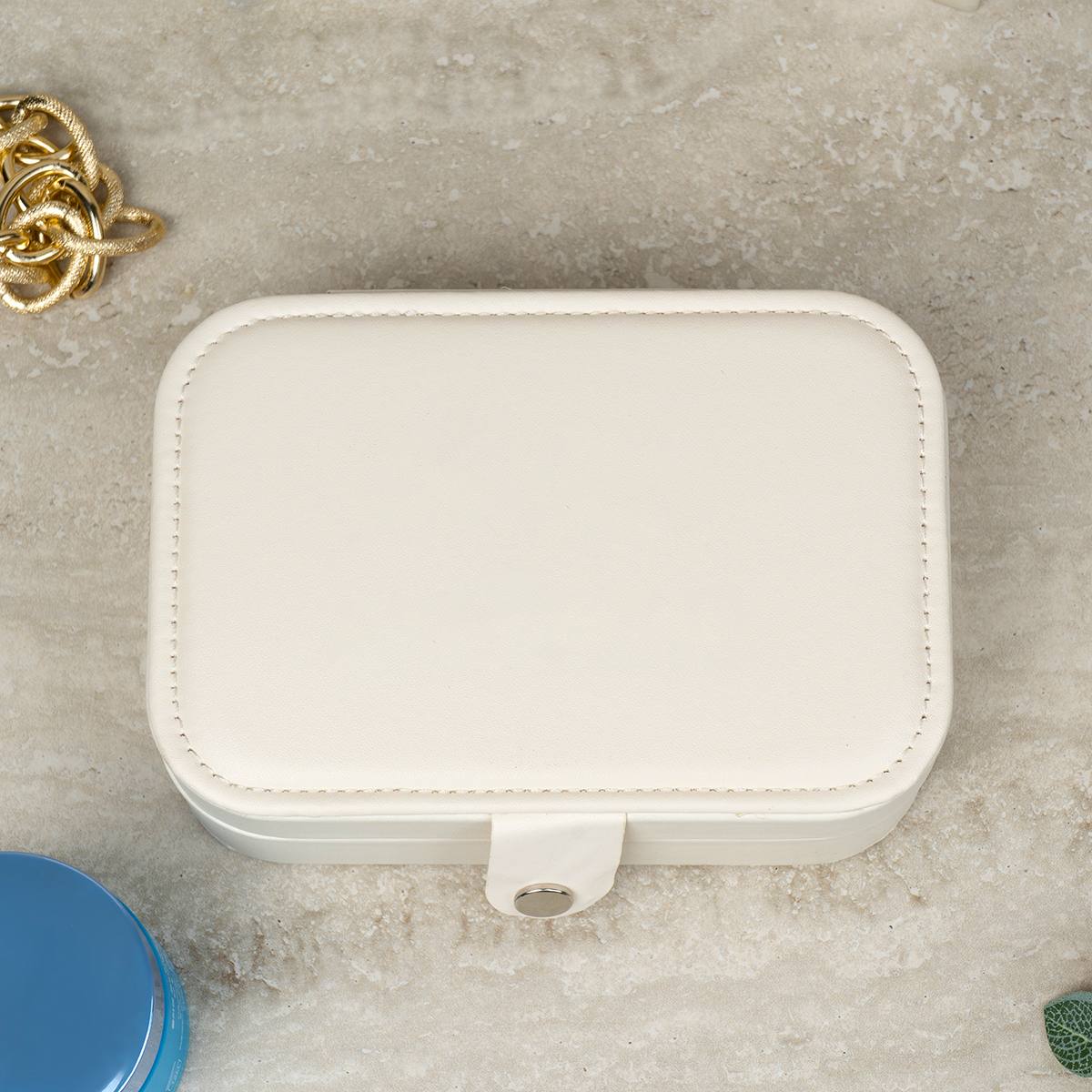 Шкатулка для украшений Бейж с инициалом и именем