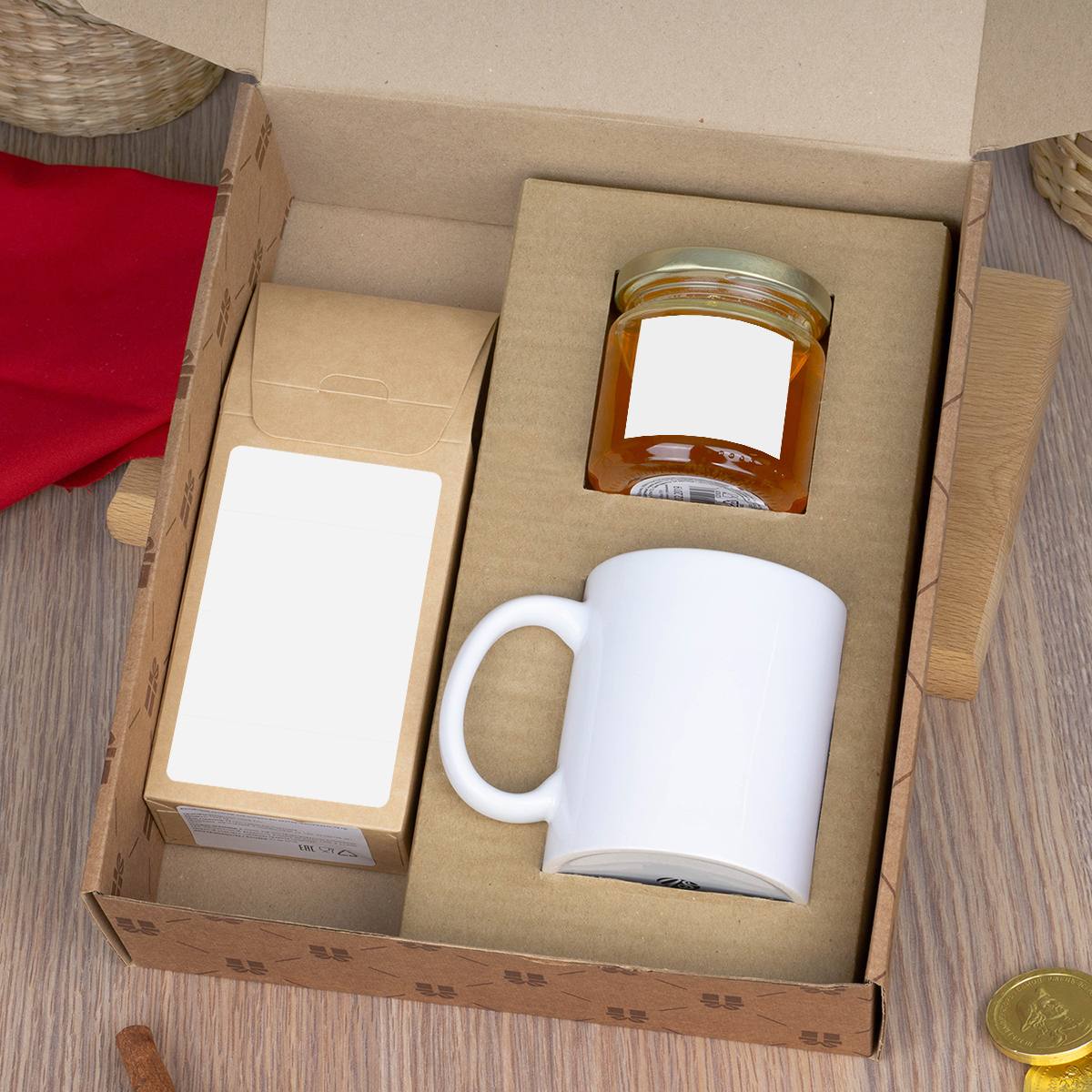 Кружка с чаем и медом «8 марта»