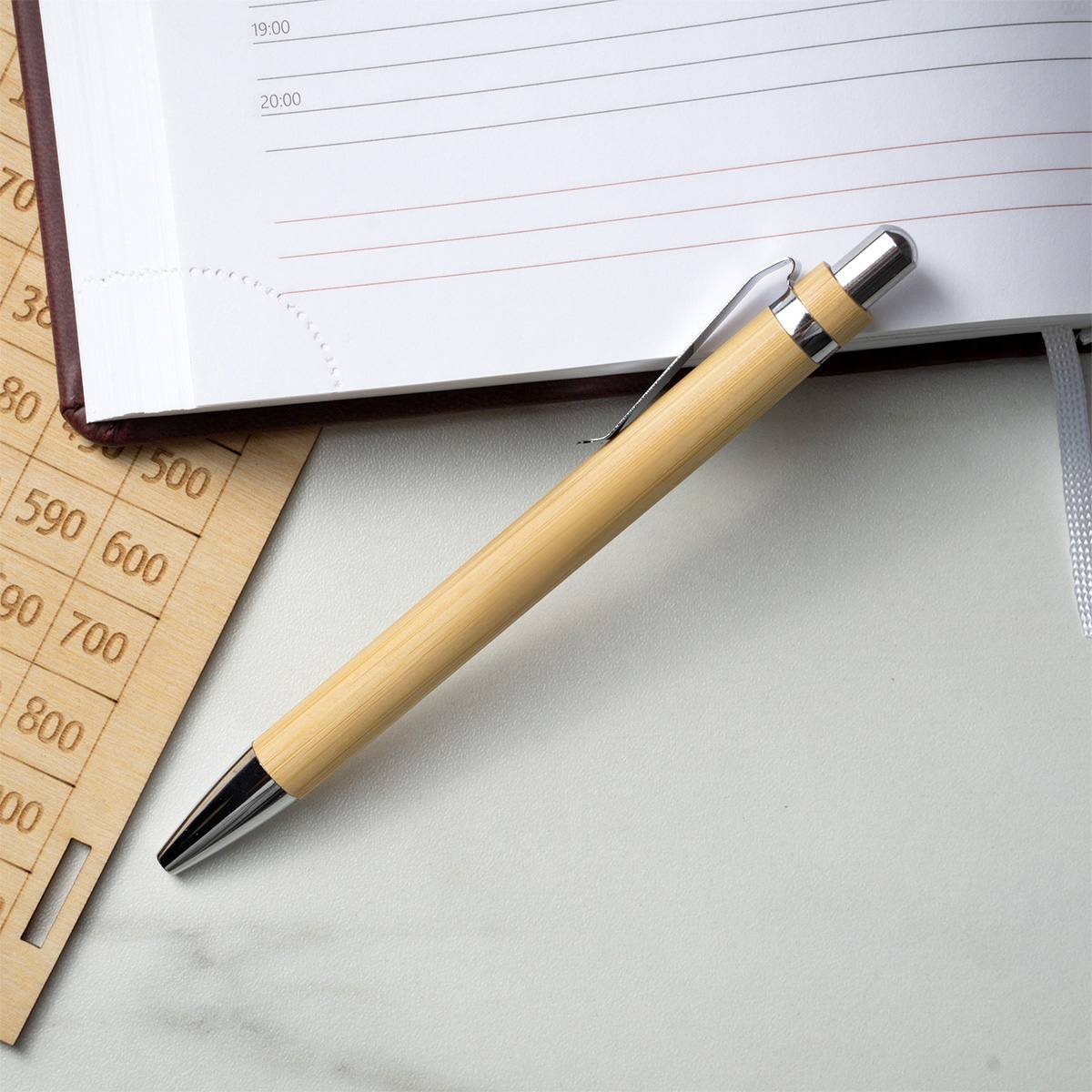 Именная бамбуковая ручка с гравировкой