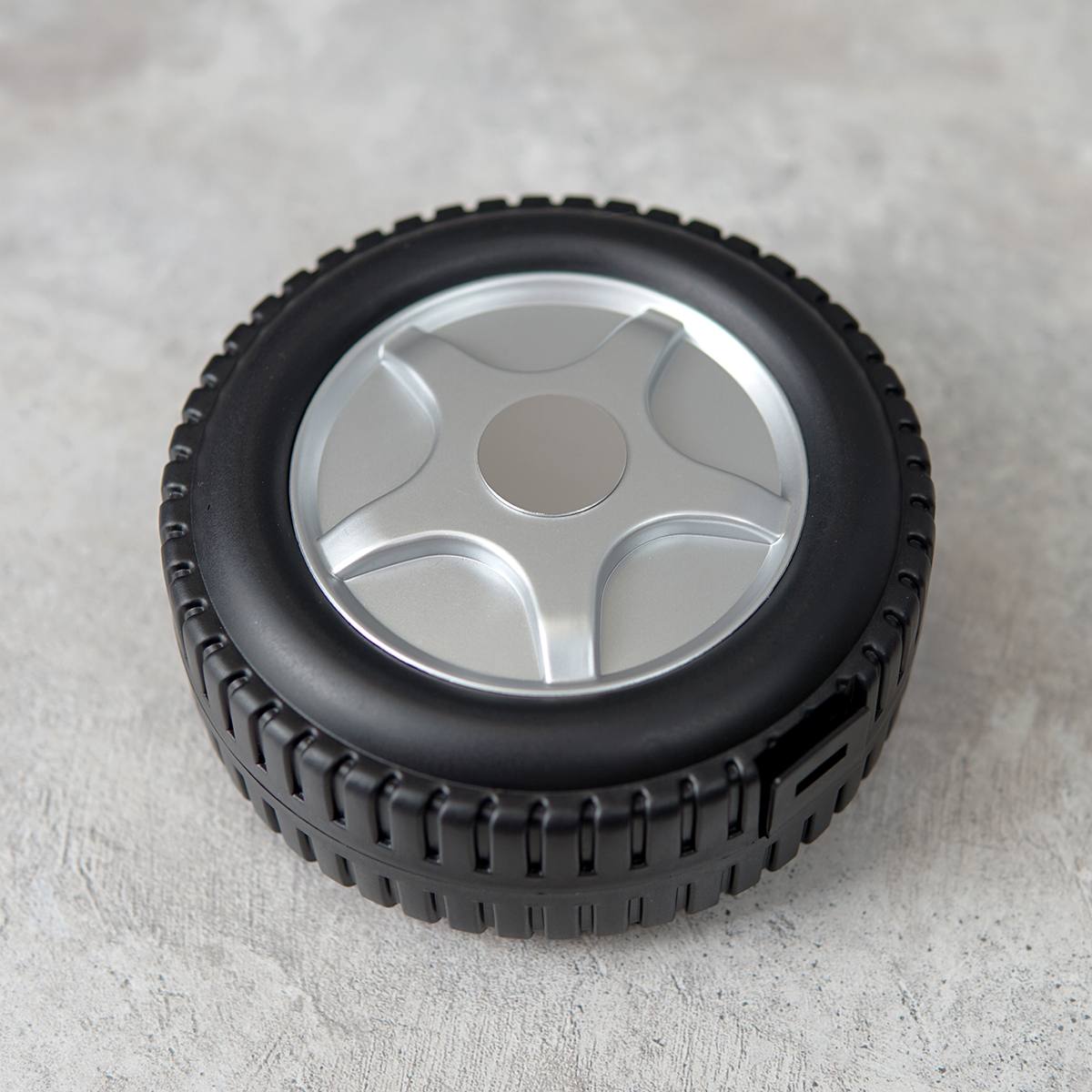 Автомобильный набор инструментов Колесо с вашей гравировкой