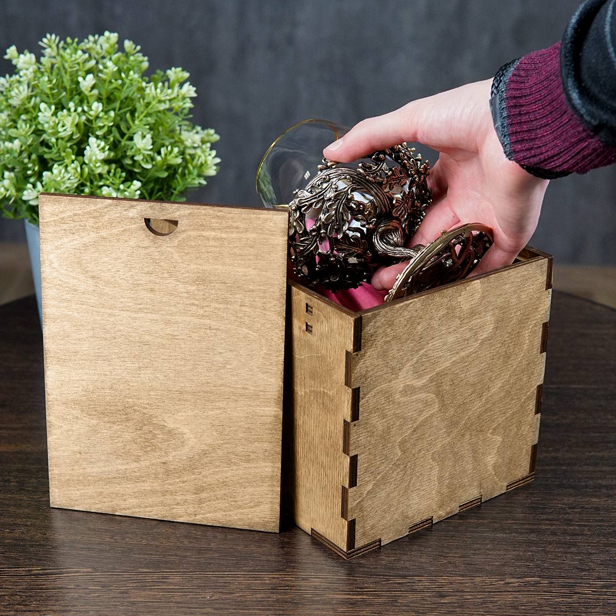 Именной бокал для коньяка Древо жизни в подарочном футляре