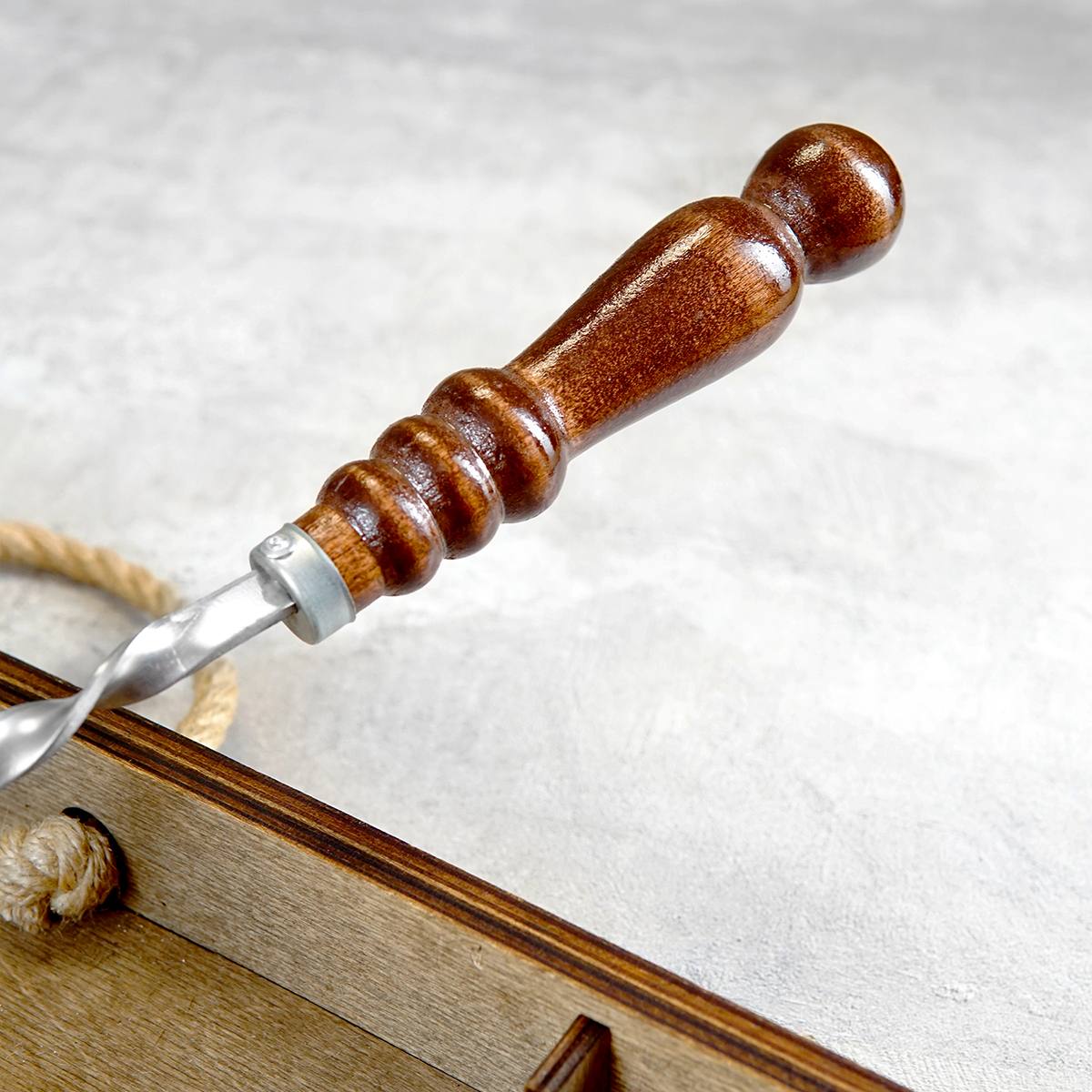 Именной шашлычный набор в деревянном футляре с гравировкой