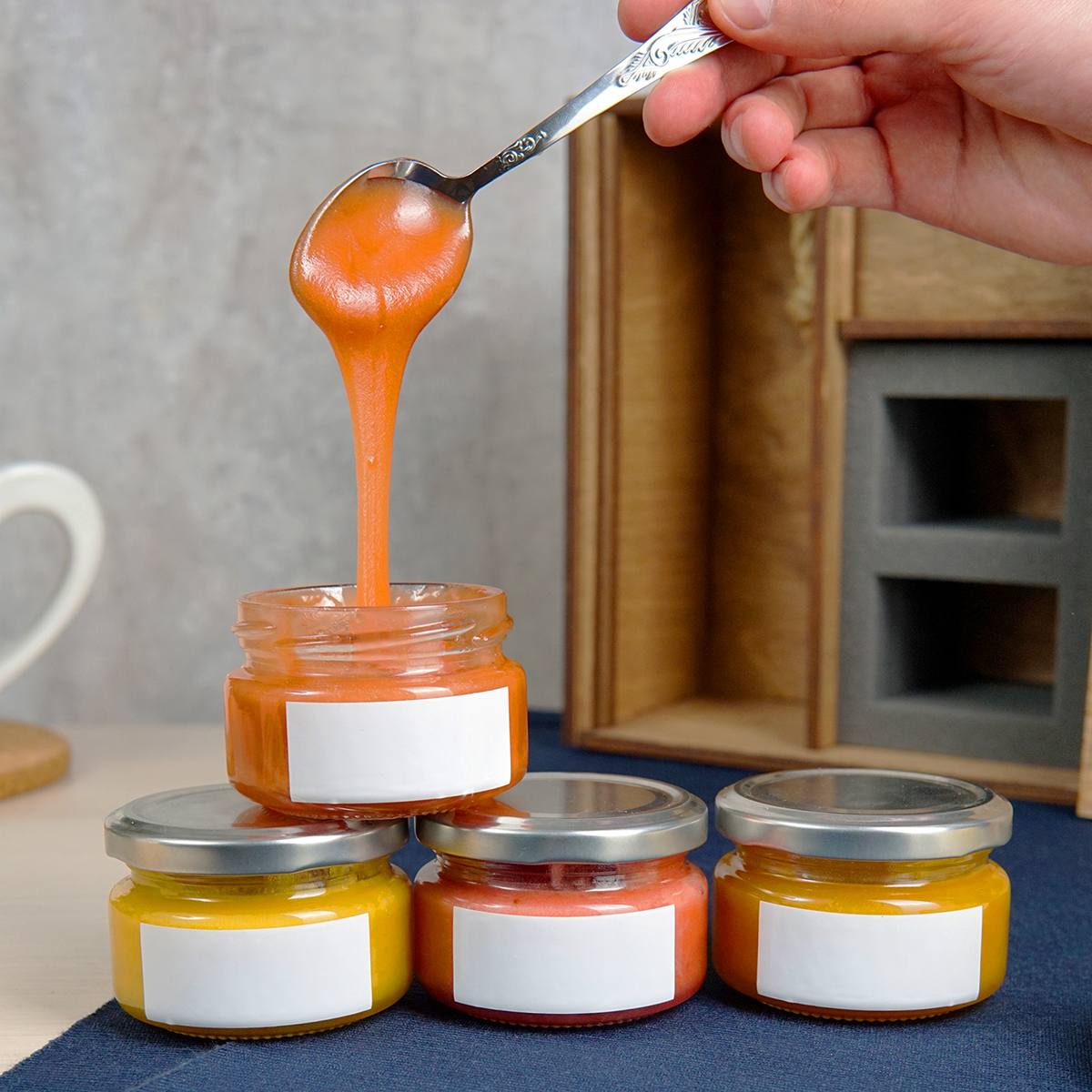 Чайный набор в деревянном футляре Лучшему Учителю начальных классов