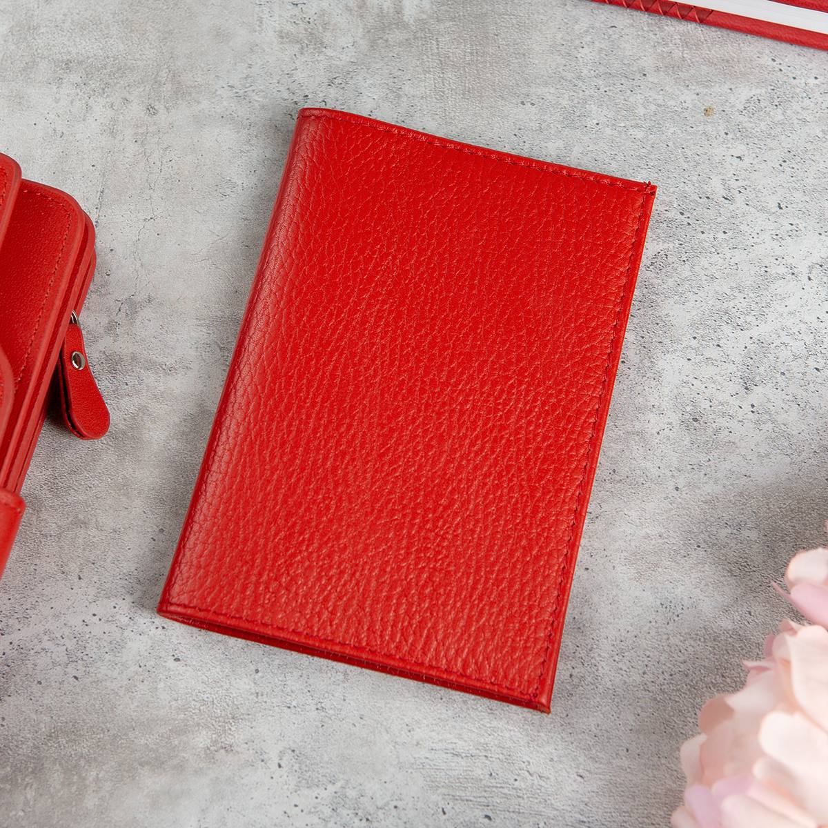 Именная обложка для паспорта Red Паспорт Королевы натуральная кожа