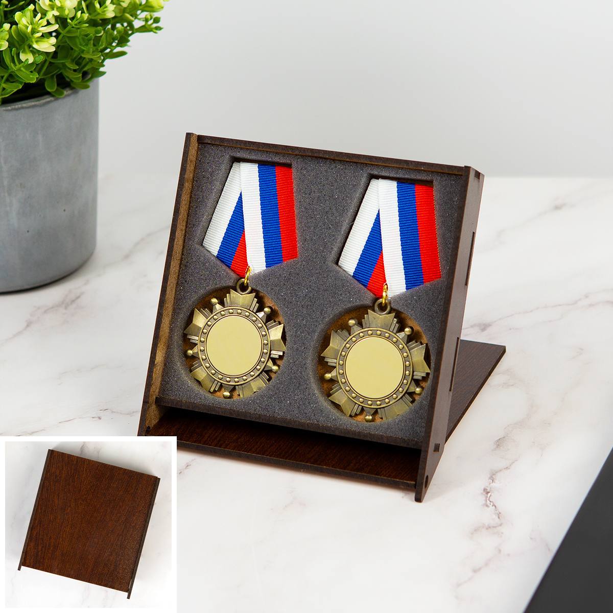 Комплект орденов в подарочном футляре с вашей гравировкой