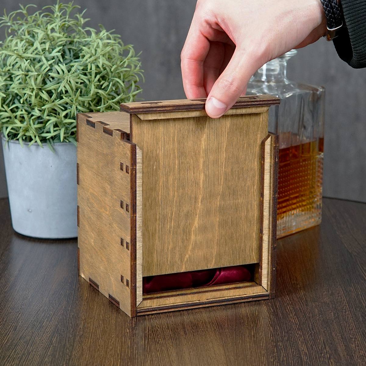 Бокал для виски Державный в подарочном футляре с вашей гравировкой