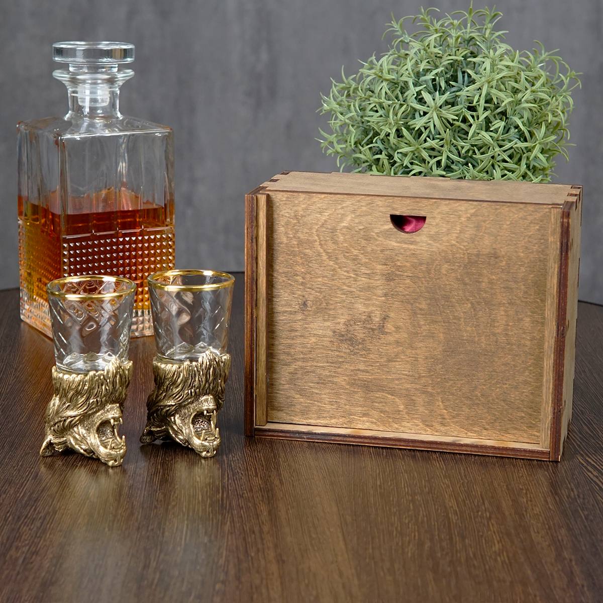 Набор из двух стопок Царь зверей с вашей гравировкой