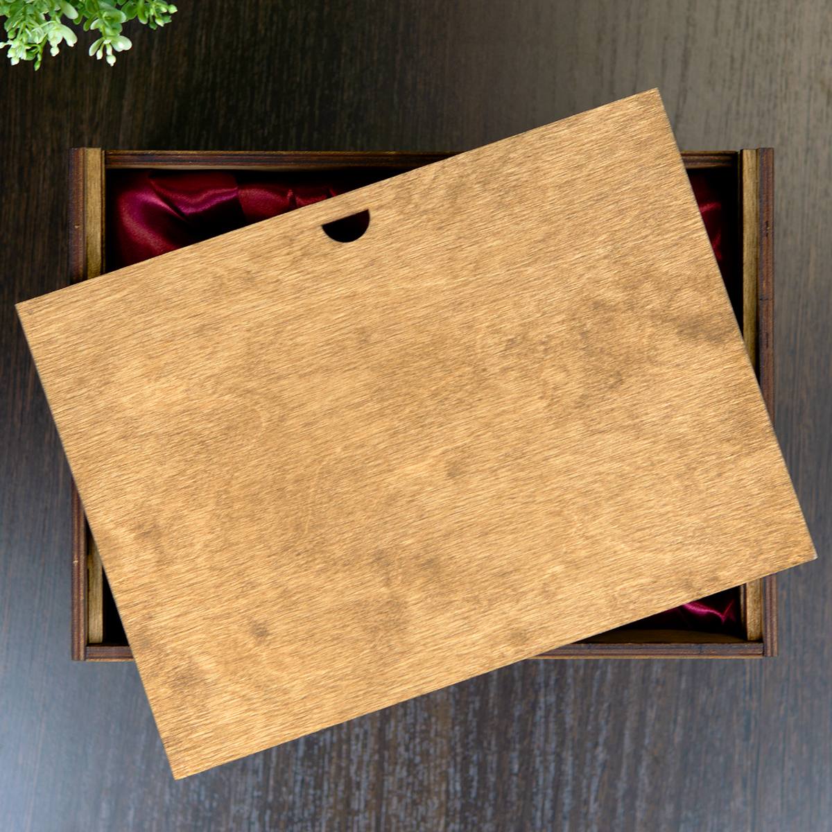 Именной набор бокалов для коньяка На охоте в деревянном футляре