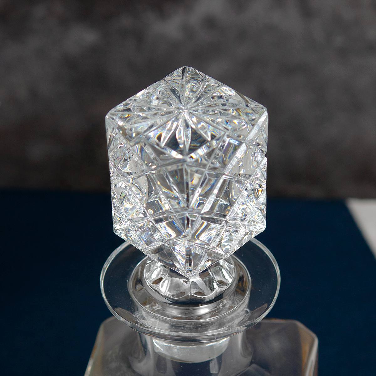 Именной хрустальный штоф в футляре