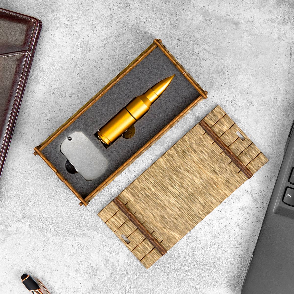 Набор с гравировкой (флешка, жетон) С праздником 23 февраля! в футляре