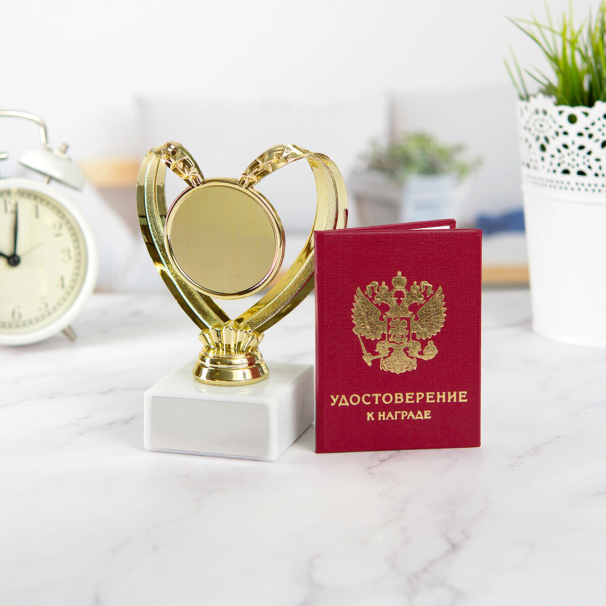 Мини-статуэтка Сердце и удостоверение с вашим дизайном