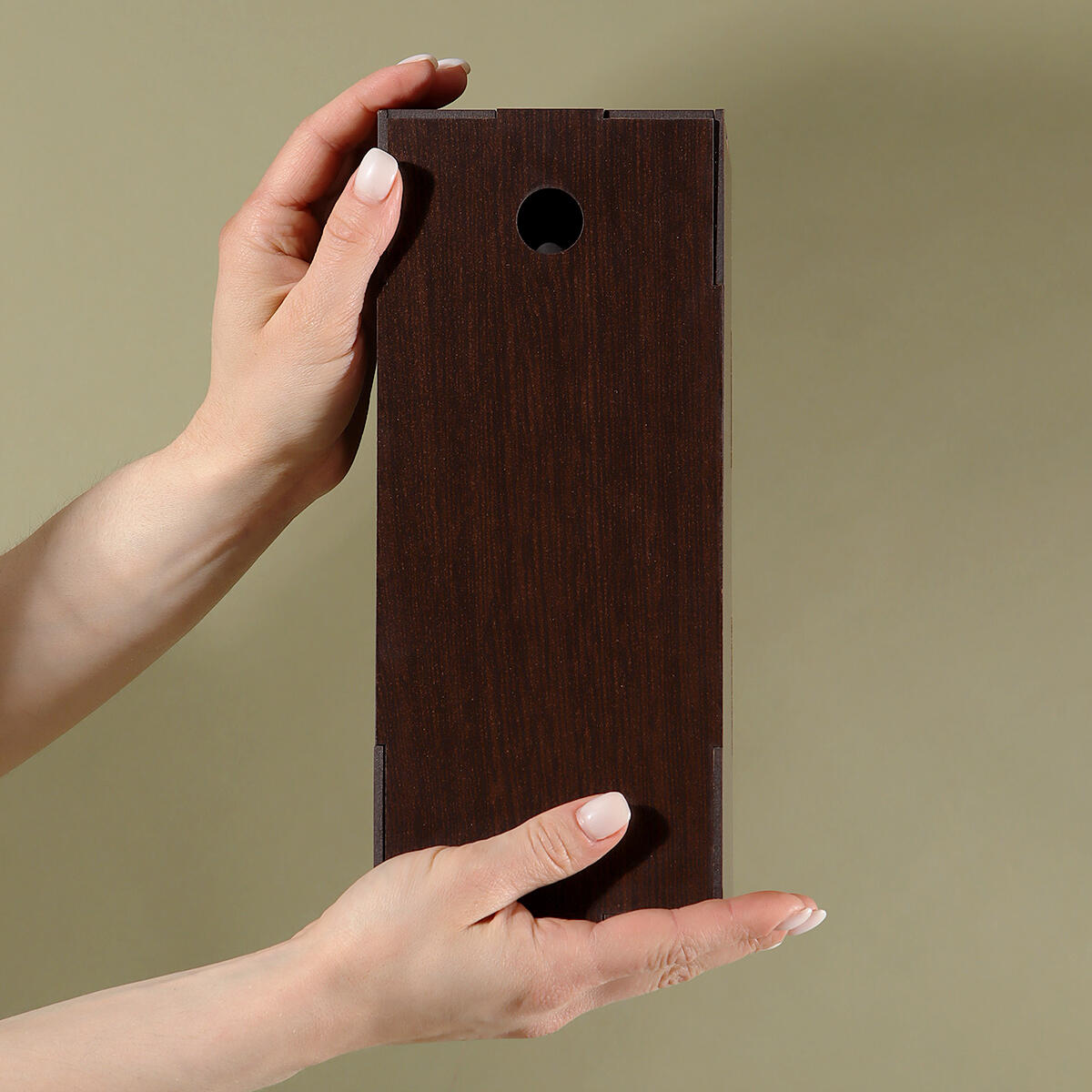 Именной бокал для вина в подарочном футляре с  гравировкой