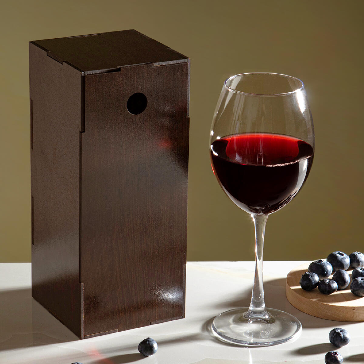 Именной бокал для вина в подарочном футляре с  гравировкой