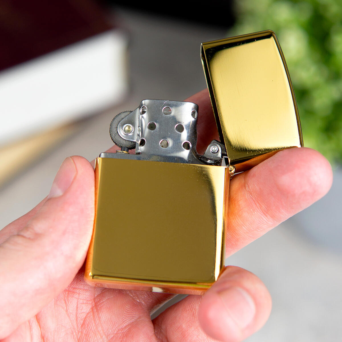 Именная зажигалка Gold в футляре-подставке