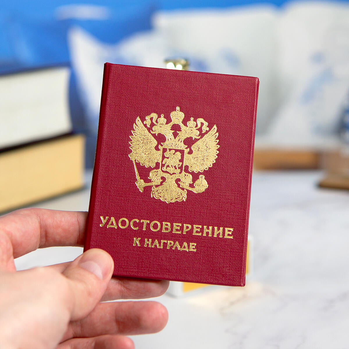 Мини статуэтка Выпускник с удостоверением (печатный бланк)