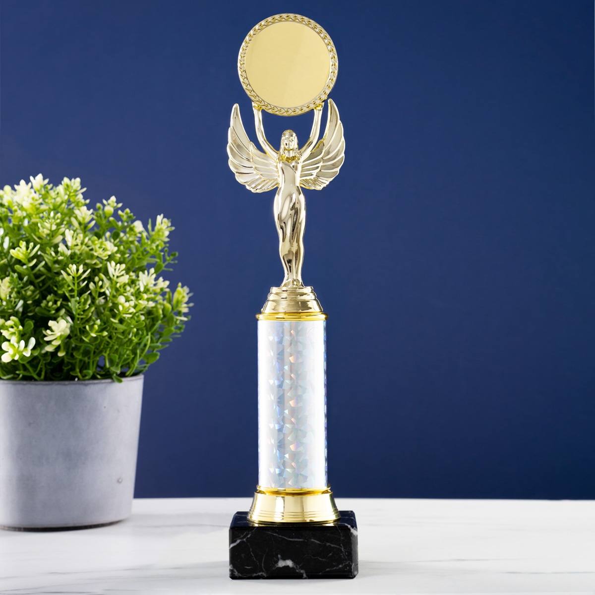 Наградная статуэтка *За умение видеть во всех только хорошее*