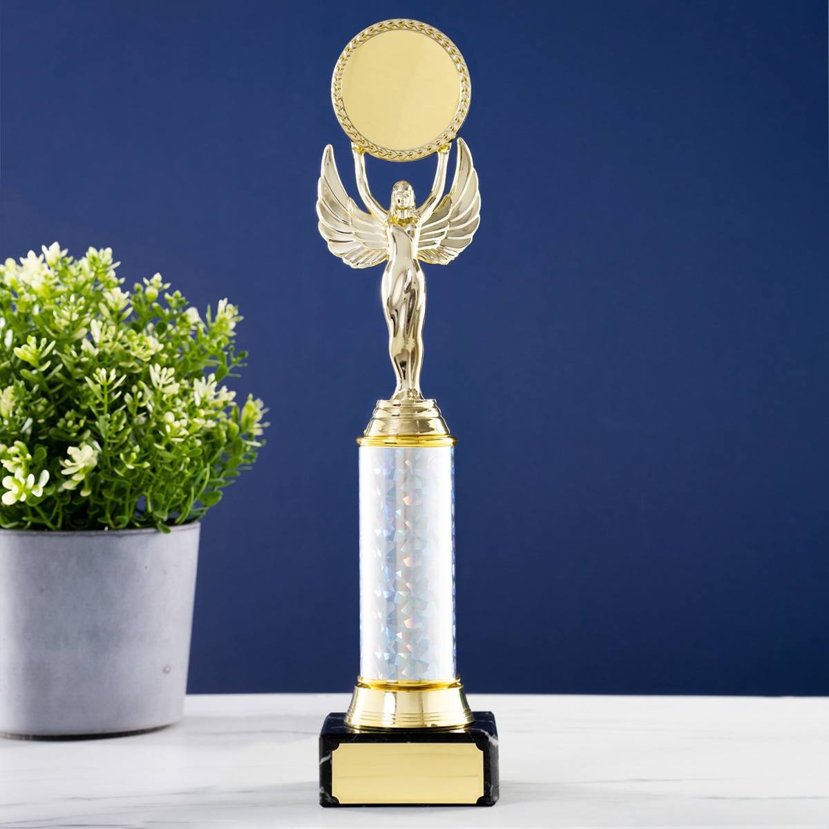 Наградная статуэтка *Лучшему креативщику*