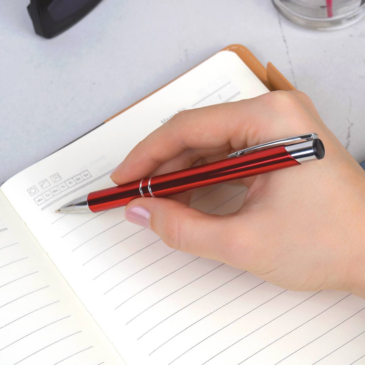 Именная ручка с гравировкой Лидер (красная)